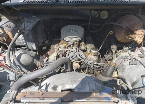 1983 Ford F100 z USA, uszkodzony, nr VIN 2FTCF10F6DCA65942